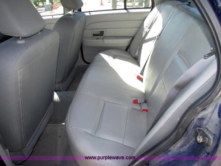 image for item 4659 2005 Ford Crown Victoria Police Interceptor