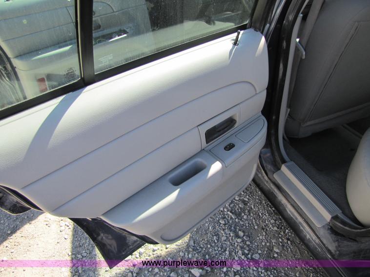 image for item 4659 2005 Ford Crown Victoria Police Interceptor