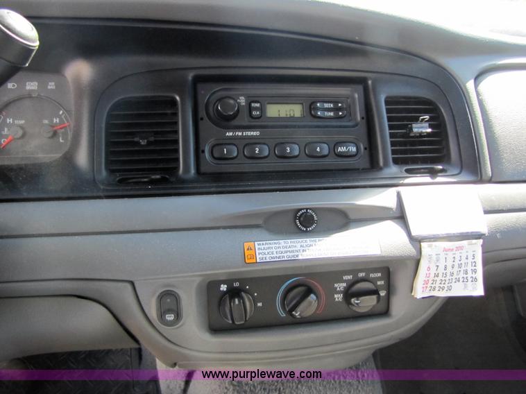 image for item 4659 2005 Ford Crown Victoria Police Interceptor