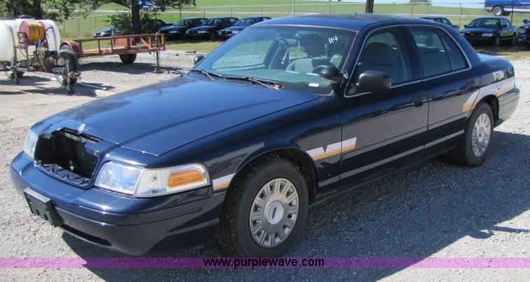 image for item 4660 2003 Ford Crown Victoria Police Interceptor