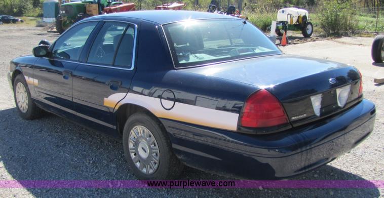 image for item 4660 2003 Ford Crown Victoria Police Interceptor
