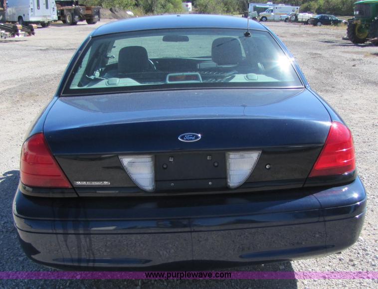 image for item 4660 2003 Ford Crown Victoria Police Interceptor