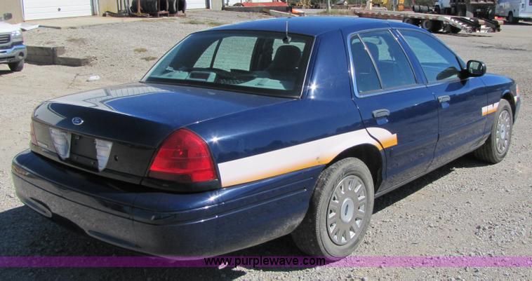 image for item 4660 2003 Ford Crown Victoria Police Interceptor