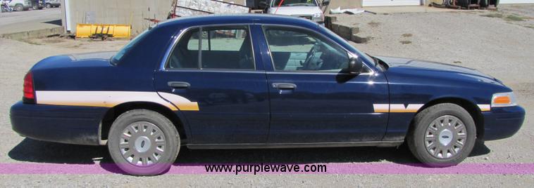 image for item 4660 2003 Ford Crown Victoria Police Interceptor
