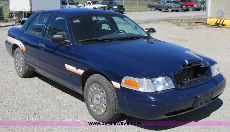 image for item 4660 2003 Ford Crown Victoria Police Interceptor