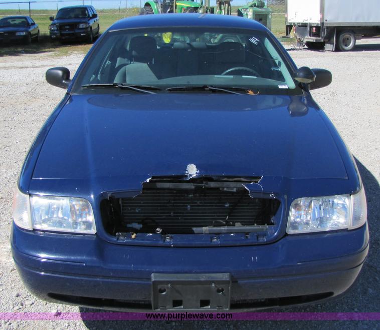 image for item 4660 2003 Ford Crown Victoria Police Interceptor