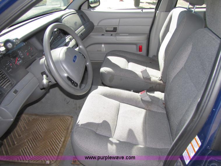 image for item 4660 2003 Ford Crown Victoria Police Interceptor