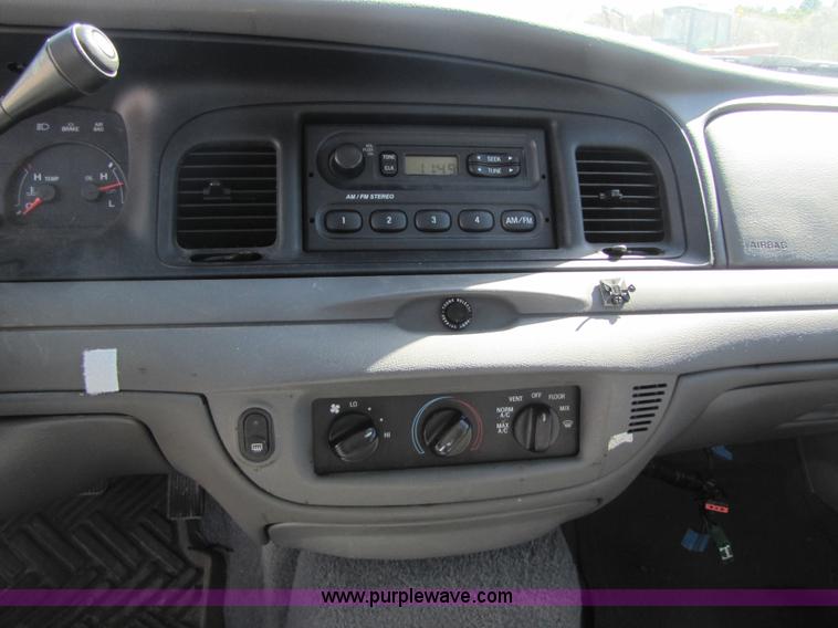 image for item 4660 2003 Ford Crown Victoria Police Interceptor
