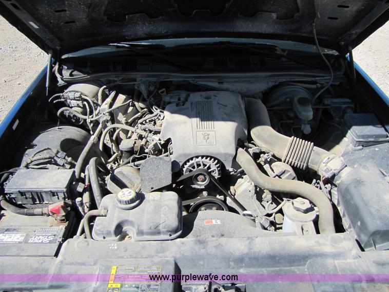 image for item 4660 2003 Ford Crown Victoria Police Interceptor