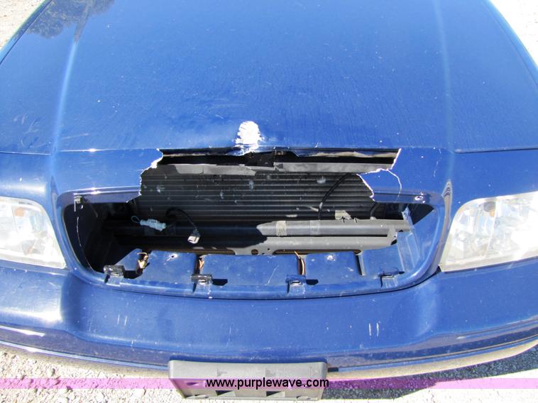 image for item 4660 2003 Ford Crown Victoria Police Interceptor