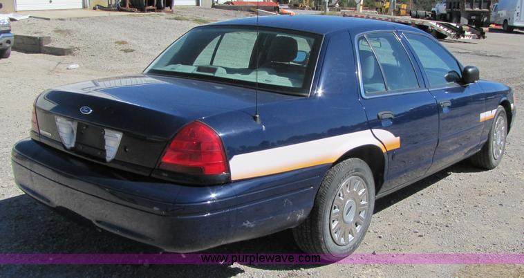 image for item 4661 2005 Ford Crown Victoria Police Interceptor