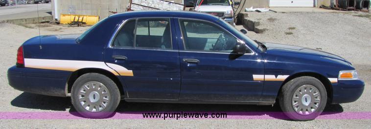 image for item 4662 2005 Ford Crown Victoria Police Interceptor