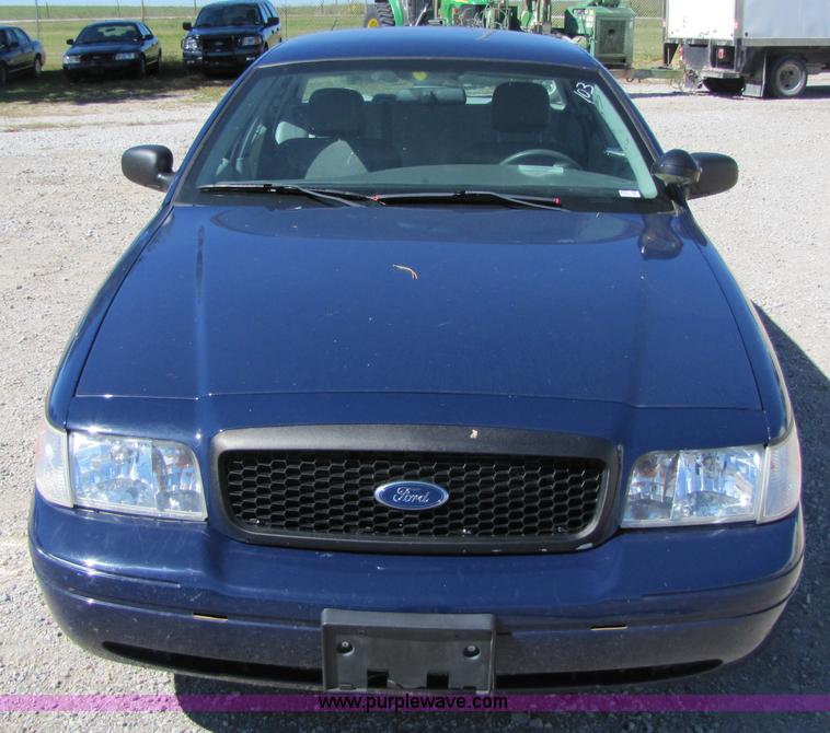 image for item 4662 2005 Ford Crown Victoria Police Interceptor