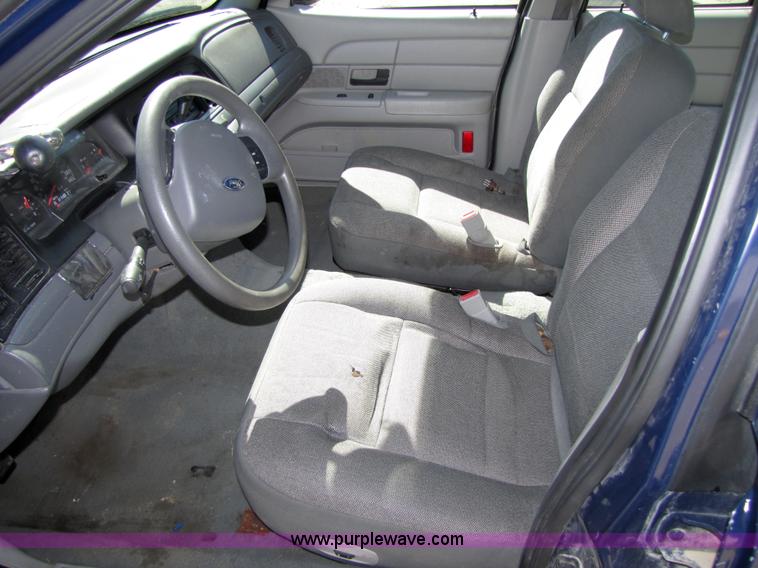 image for item 4662 2005 Ford Crown Victoria Police Interceptor