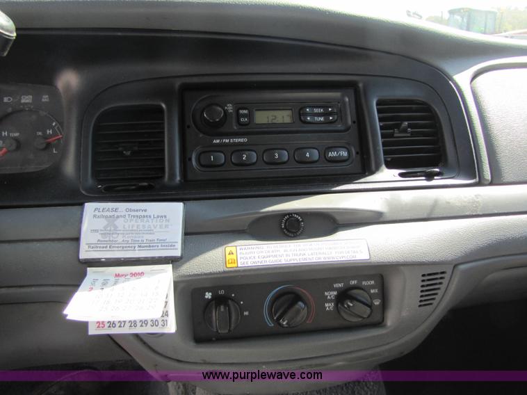 image for item 4662 2005 Ford Crown Victoria Police Interceptor