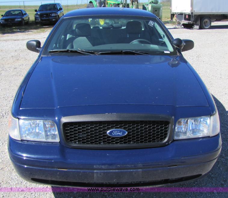 image for item 4663 2005 Ford Crown Victoria Police Interceptor