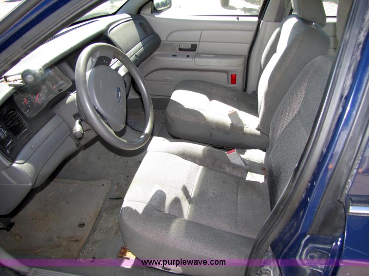 image for item 4663 2005 Ford Crown Victoria Police Interceptor