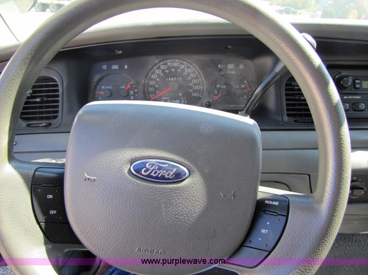 image for item 4663 2005 Ford Crown Victoria Police Interceptor