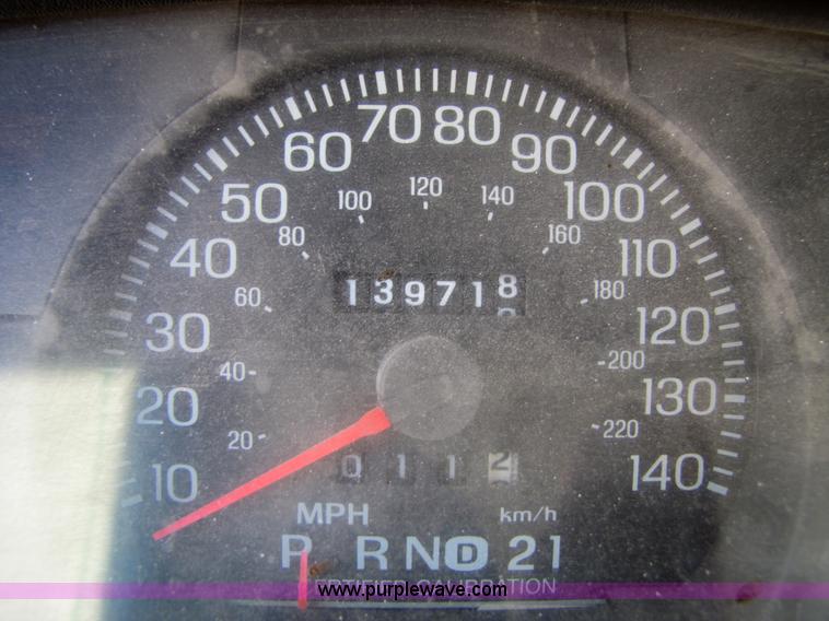 image for item 4663 2005 Ford Crown Victoria Police Interceptor