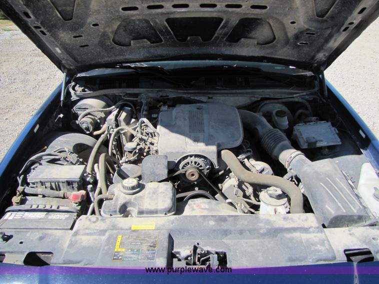 image for item 4663 2005 Ford Crown Victoria Police Interceptor