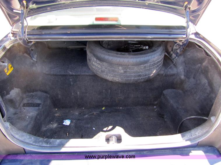 image for item 4663 2005 Ford Crown Victoria Police Interceptor