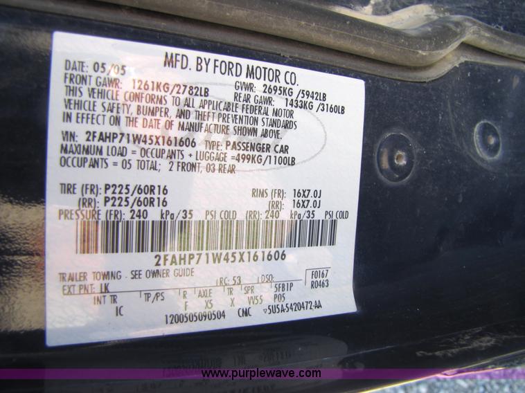 image for item 4663 2005 Ford Crown Victoria Police Interceptor