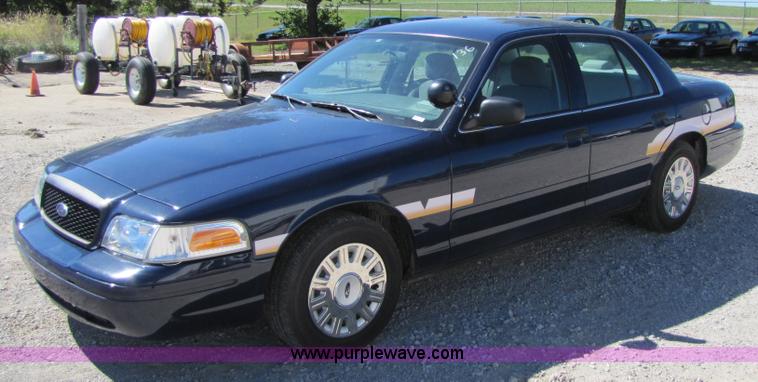 image for item 4664 2005 Ford Crown Victoria Police Interceptor
