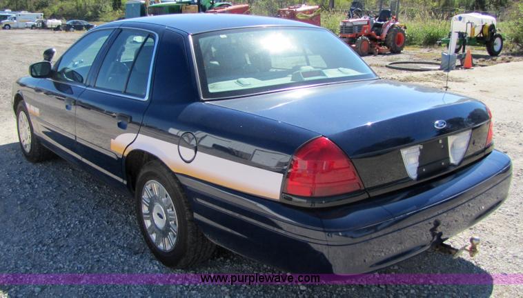 image for item 4664 2005 Ford Crown Victoria Police Interceptor