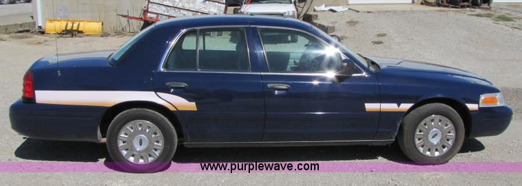 image for item 4664 2005 Ford Crown Victoria Police Interceptor