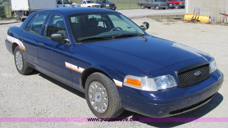 image for item 4664 2005 Ford Crown Victoria Police Interceptor