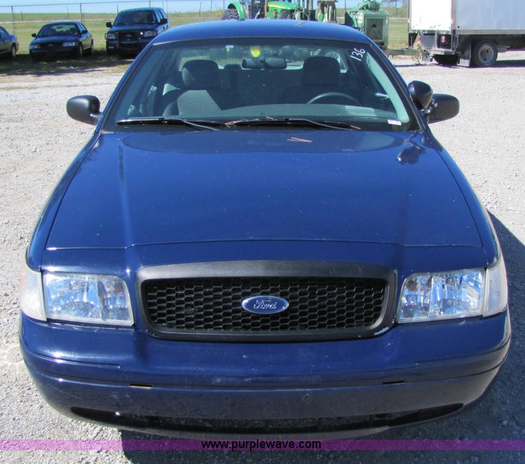 image for item 4664 2005 Ford Crown Victoria Police Interceptor