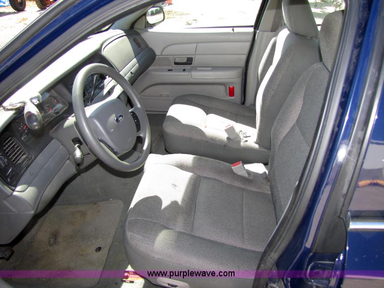 image for item 4664 2005 Ford Crown Victoria Police Interceptor