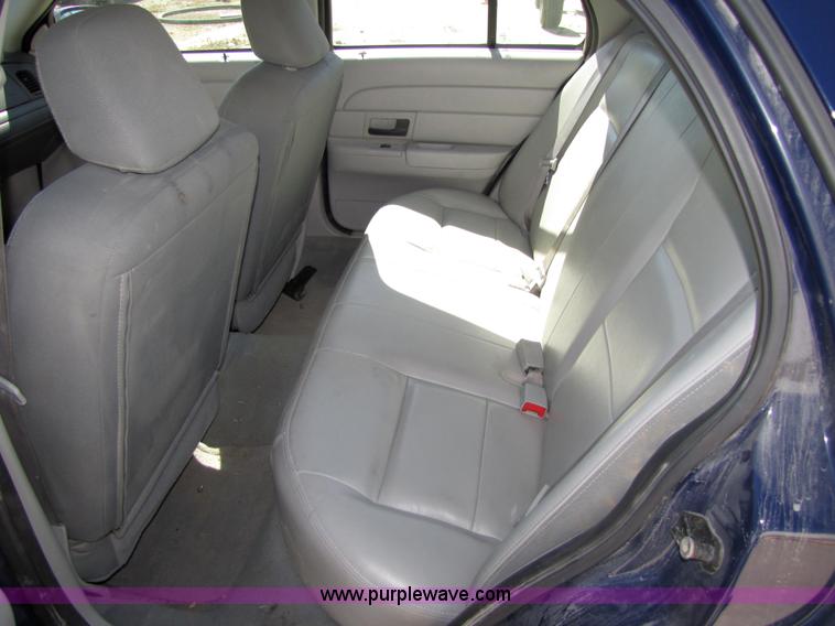 image for item 4664 2005 Ford Crown Victoria Police Interceptor