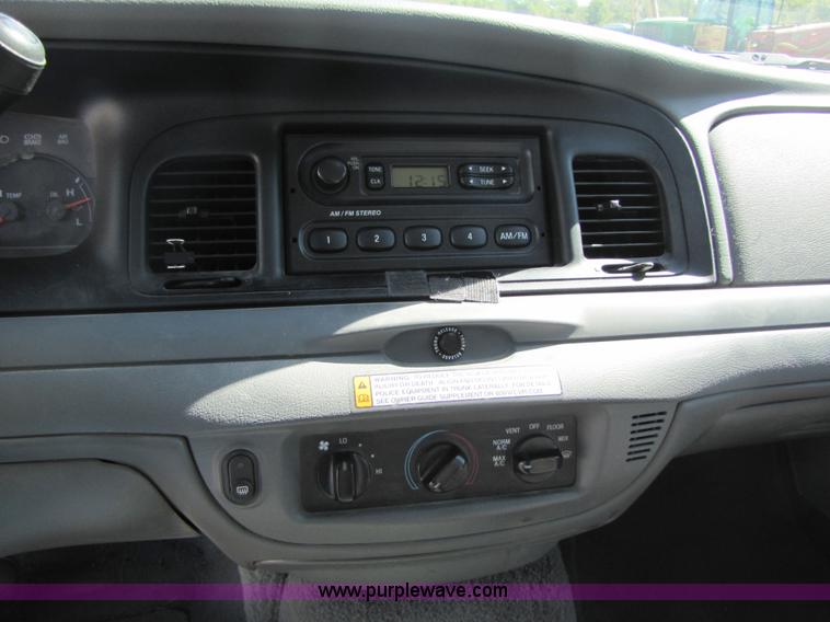 image for item 4664 2005 Ford Crown Victoria Police Interceptor