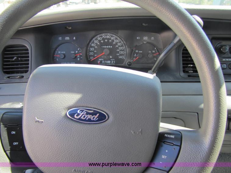 image for item 4664 2005 Ford Crown Victoria Police Interceptor