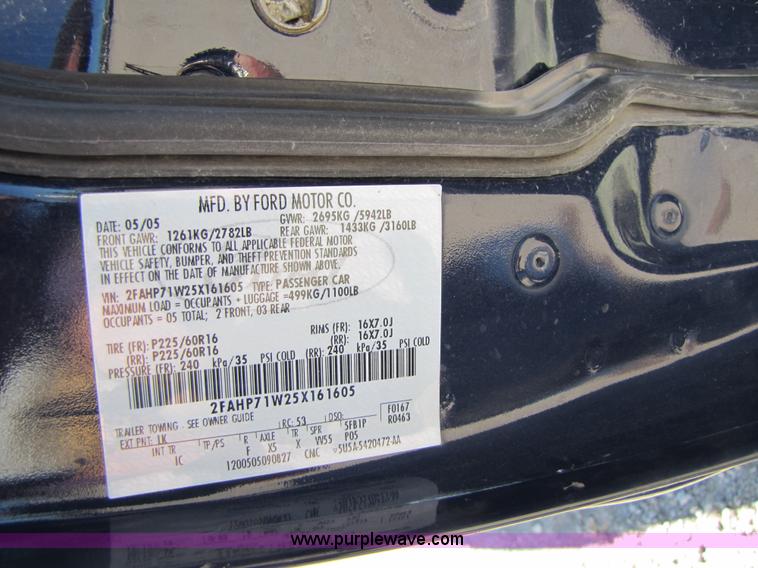 image for item 4664 2005 Ford Crown Victoria Police Interceptor