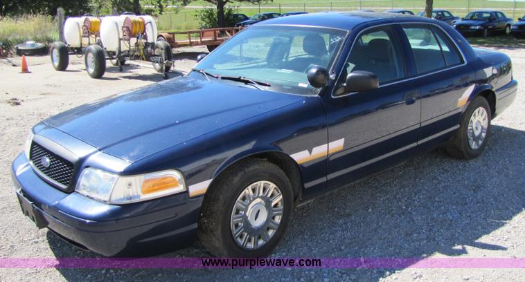 image for item 4665 2003 Ford Crown Victoria Police Interceptor