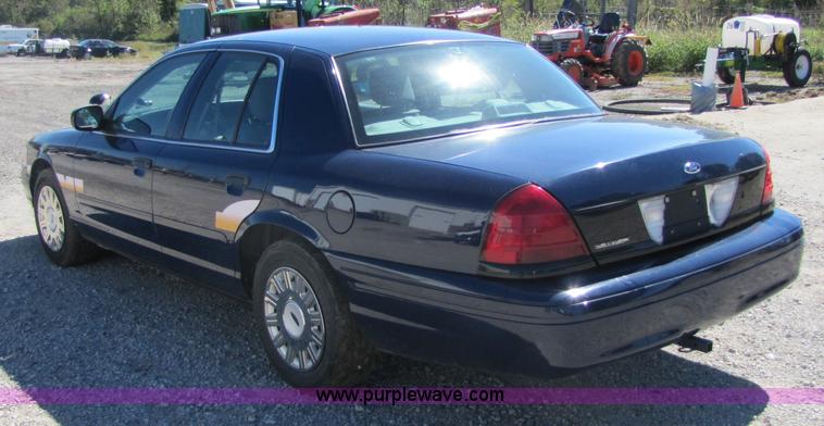 image for item 4665 2003 Ford Crown Victoria Police Interceptor