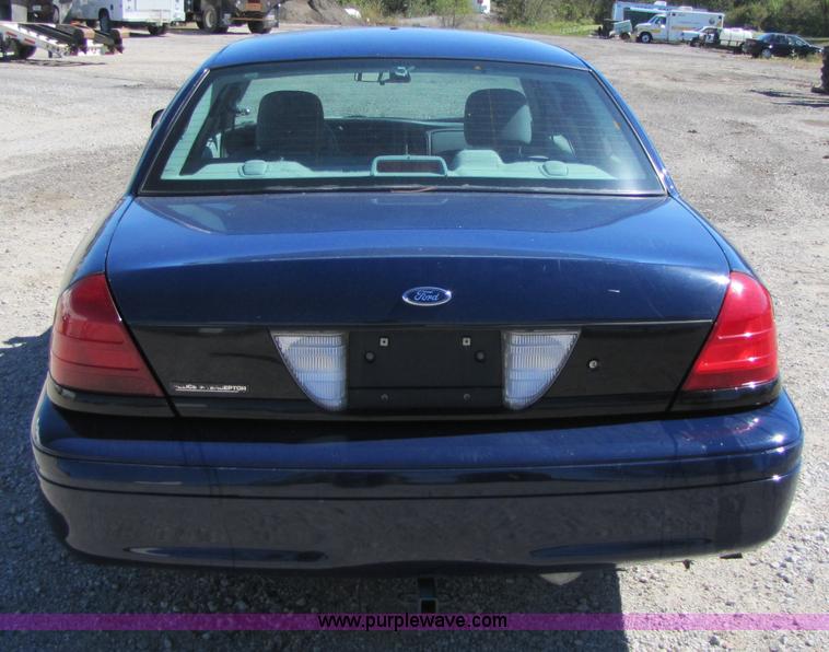 image for item 4665 2003 Ford Crown Victoria Police Interceptor