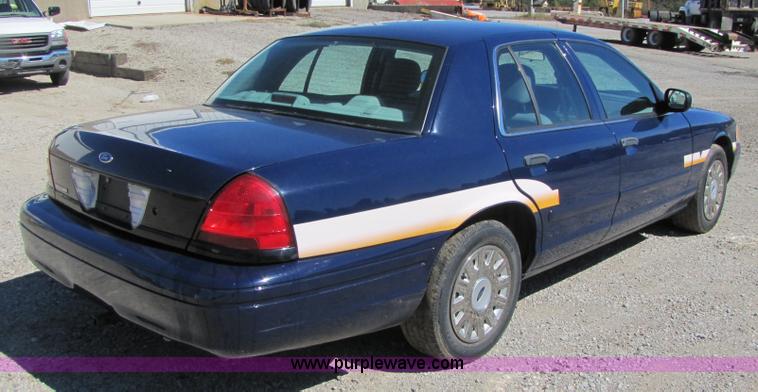 image for item 4665 2003 Ford Crown Victoria Police Interceptor