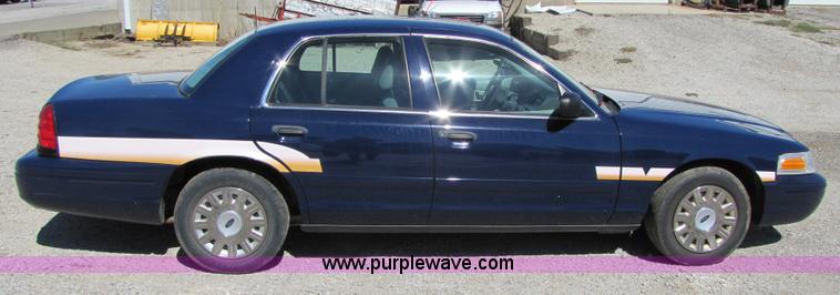 image for item 4665 2003 Ford Crown Victoria Police Interceptor