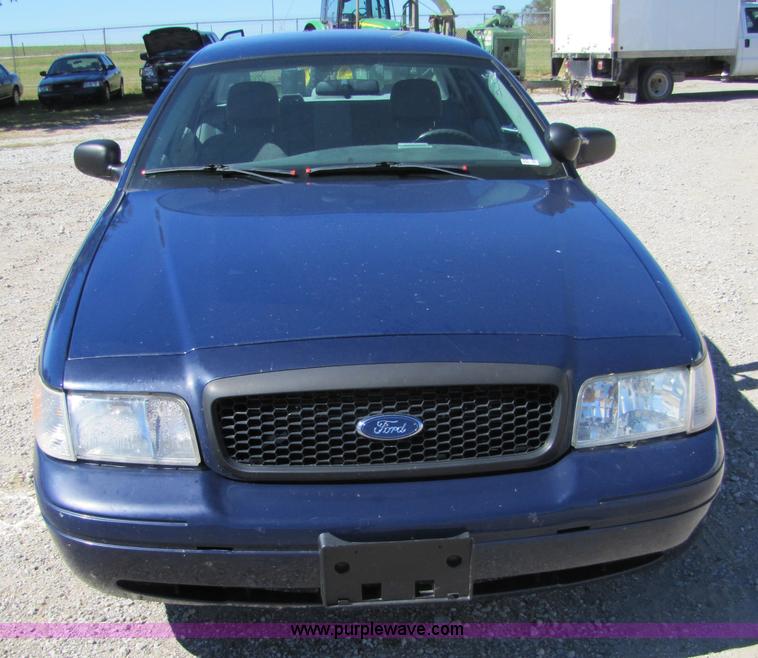 image for item 4665 2003 Ford Crown Victoria Police Interceptor