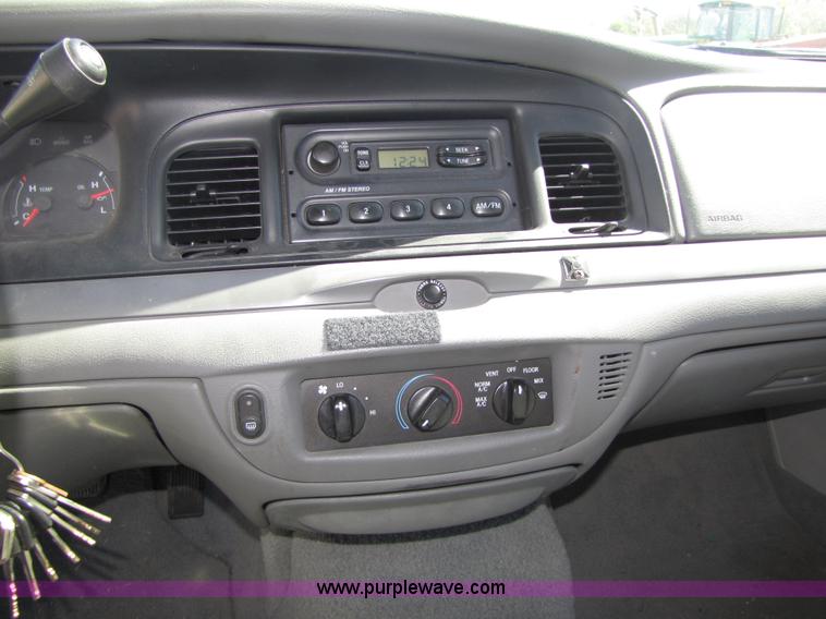 image for item 4665 2003 Ford Crown Victoria Police Interceptor