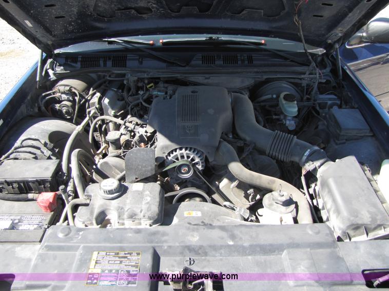 image for item 4665 2003 Ford Crown Victoria Police Interceptor