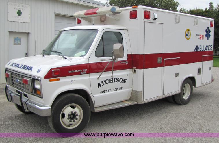 image for item 4767 1990 Ford Econoline E350 ambulance