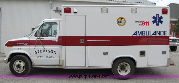 image for item 4767 1990 Ford Econoline E350 ambulance