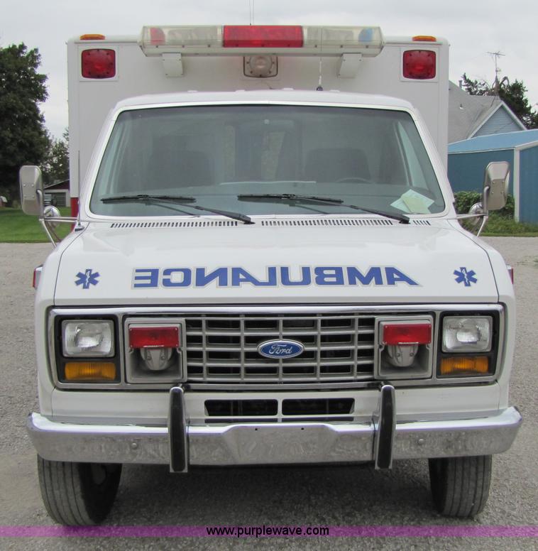 image for item 4767 1990 Ford Econoline E350 ambulance
