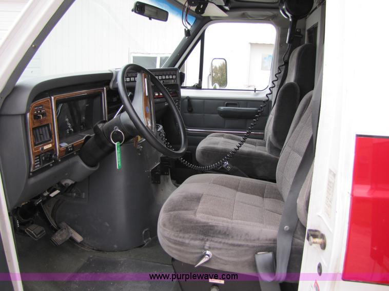 image for item 4767 1990 Ford Econoline E350 ambulance