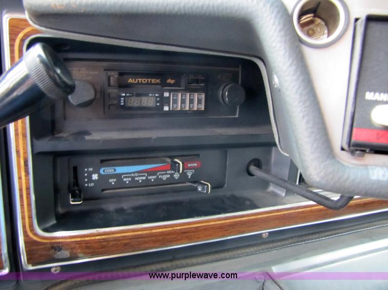 image for item 4767 1990 Ford Econoline E350 ambulance