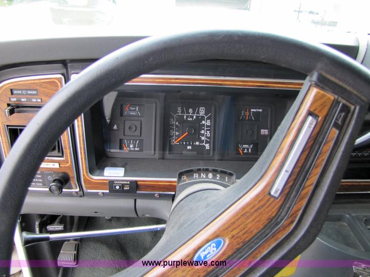 image for item 4767 1990 Ford Econoline E350 ambulance